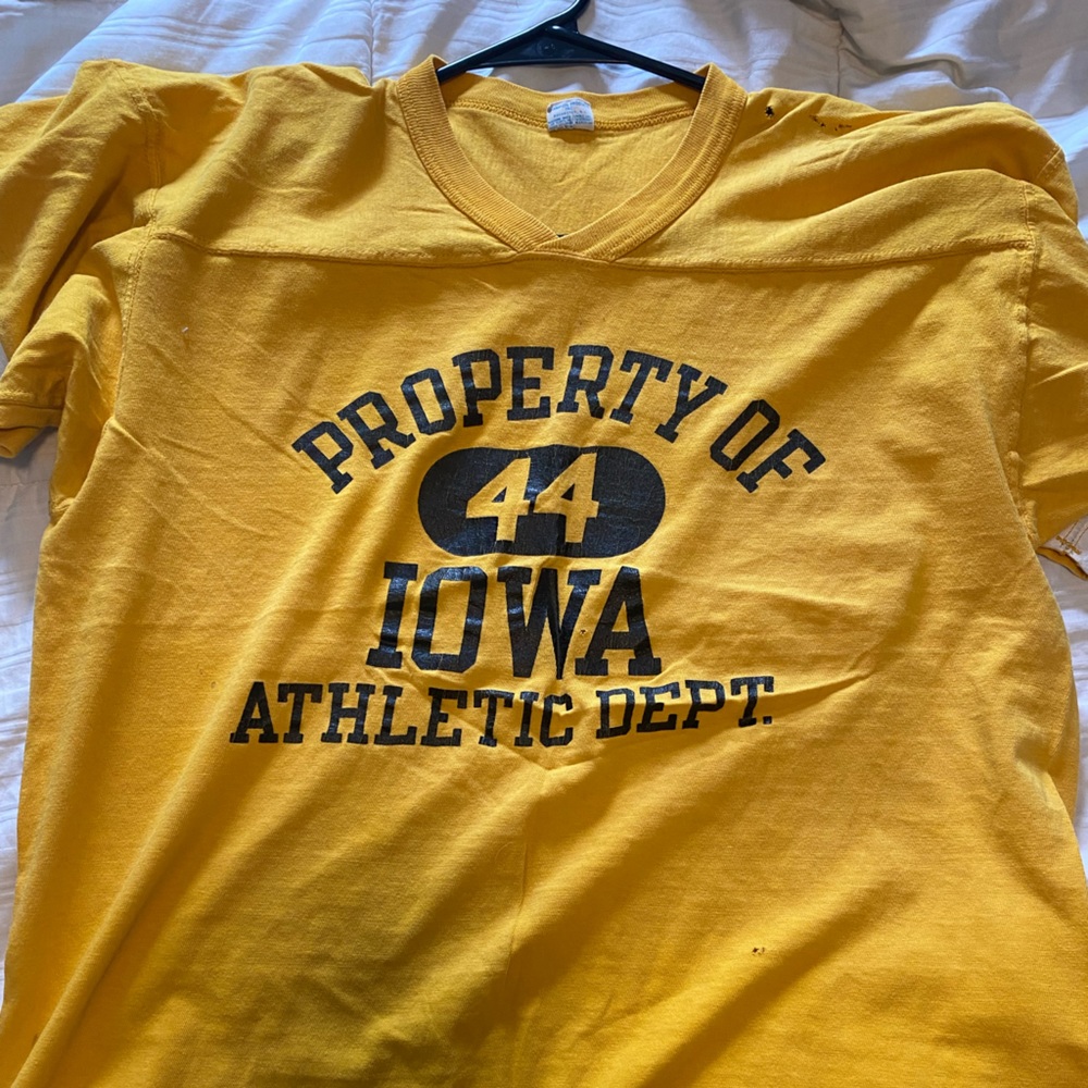 Vintage Iowa Hawkeyes T-Shirt